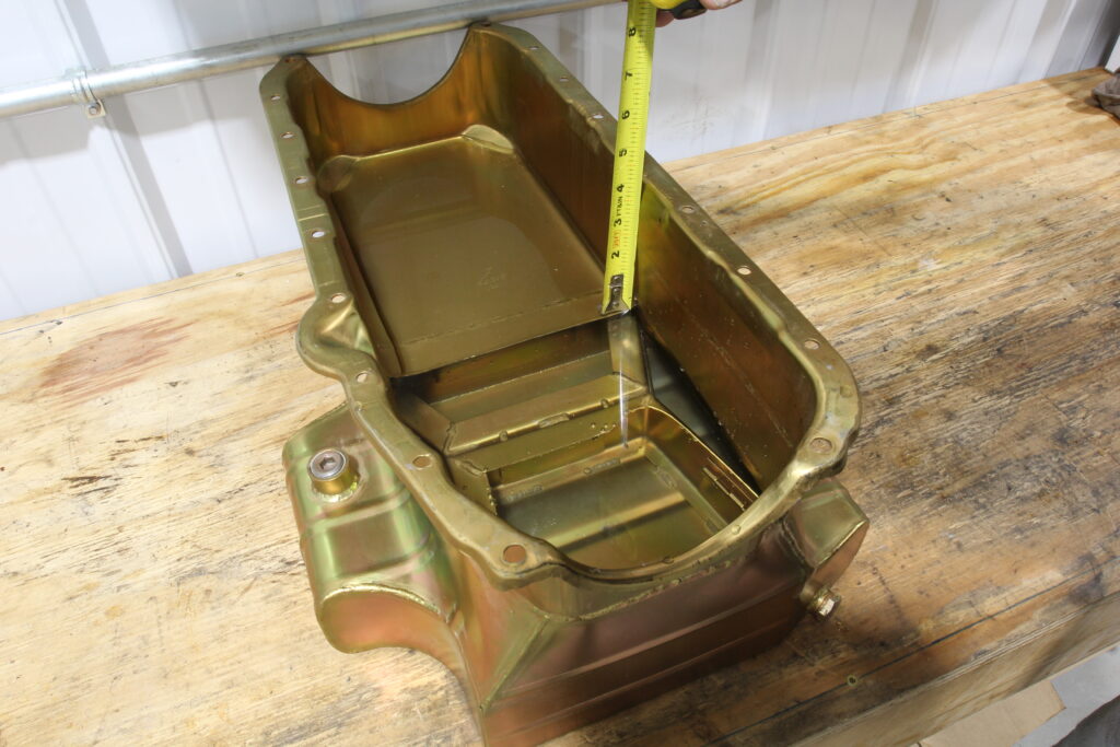 005-1024x683-1 Measuring oil level in Milodon oil pan