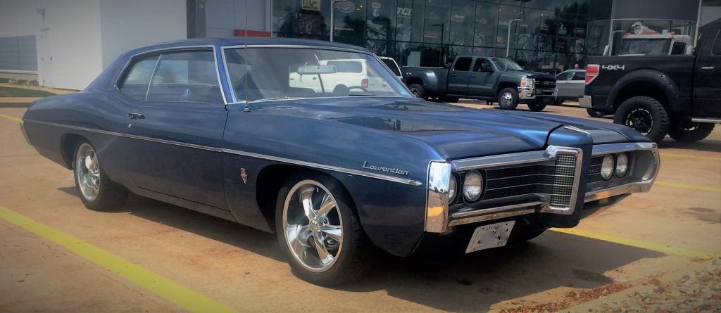 1969-pontiac-laurentian-blue-passenger-side-profile-1024x445-1 Blue 1969 Pontiac Laurentian, passenger side