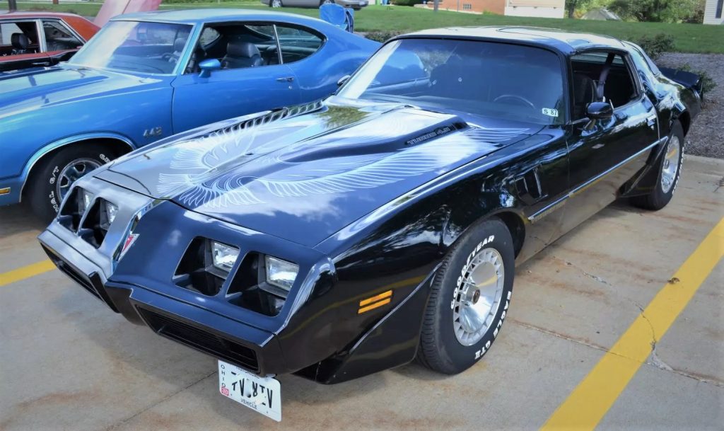 black-pontiac-turbo-trans-am-1981-1024x609-1 1981 Black Pontiac Turbo Trans Am at a Car Show