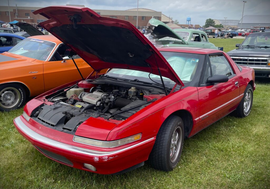img_0385-1-1024x720-1 Buick Reatta with hood up
