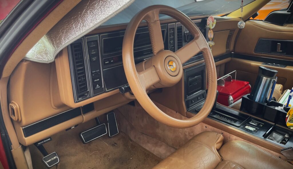 img_0389-1024x591-1 Interior of a Buick Reatta