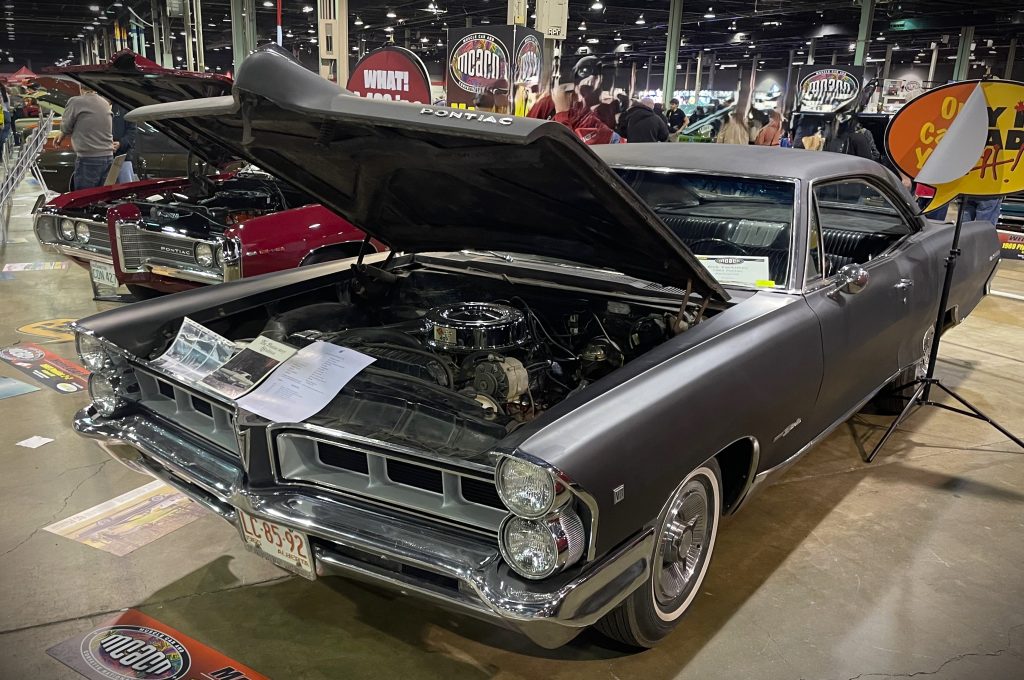 img_6010-1024x680-1 Canadian 1965 Pontiac Parisienne with Chevy 409 V8