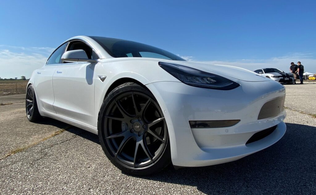 Summit Racing White Lightning Tesla Model 3